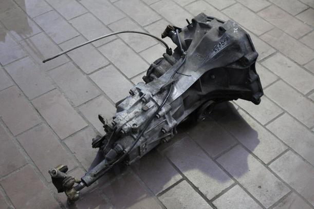 Foto: SCHALTGETRIEBE 4-G  TYP 32 eines VW PASSAT 1,31