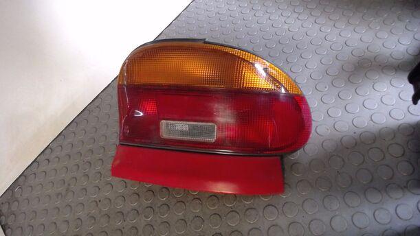 Foto: HECKLEUCHTE / RÜCKLICHT RECHTS eines Mazda 121 16V Canvas Top