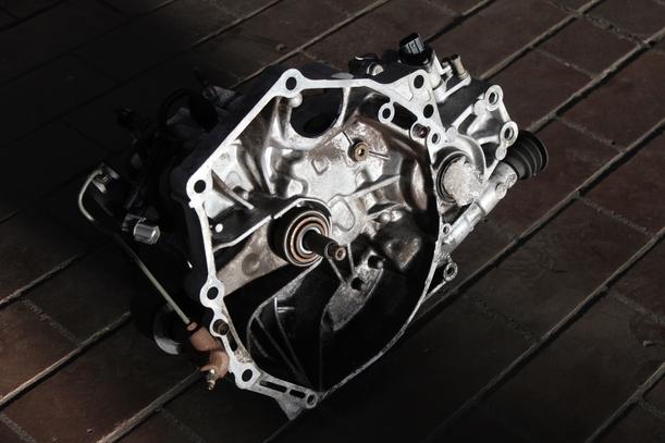 Foto: SCHALTGETRIEBE-5-GANG eines Honda Civic 1.5i