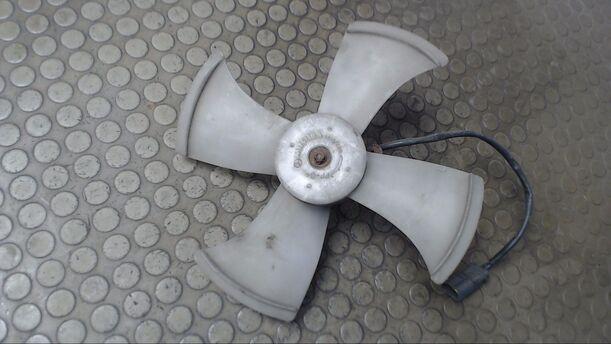Foto: ELEKTROLÜFTER eines Honda Civic 1.4i