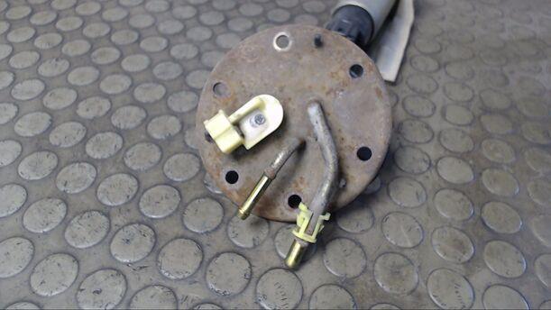 Foto: KRAFTSTOFFPUMPE eines Honda Civic 1.4i
