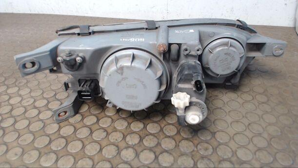 Foto: SCHEINWERFER LINKS eines Hyundai Sonata 2.0i 16V