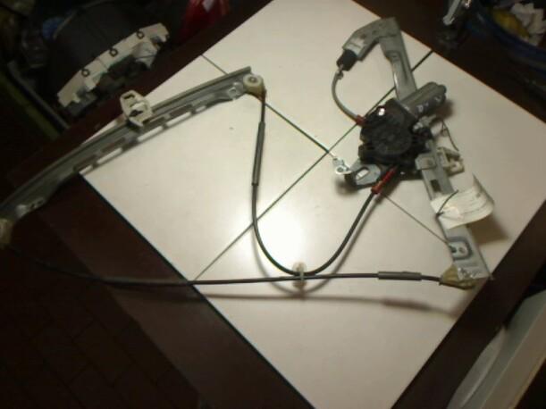Foto: FENSTERHEBER ELEKTR. VORN RECHTS (2/3-TÜRER) eines Peugeot 206 60