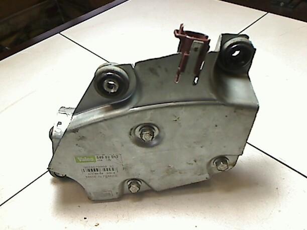 Foto: SCHEIBENWISCHERMOTOR HINTEN eines Peugeot 206 60