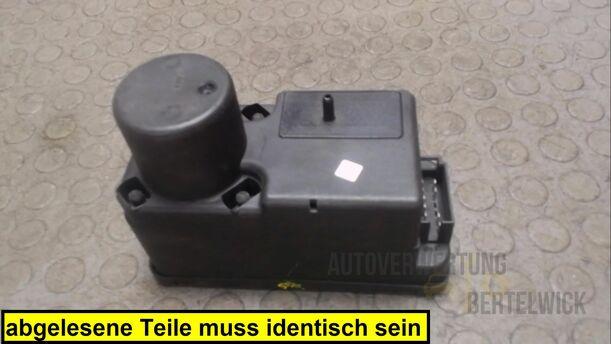 Foto: ZENTRALVERRIEGELUNGSPUMPE eines VW Passat Variant 1.8