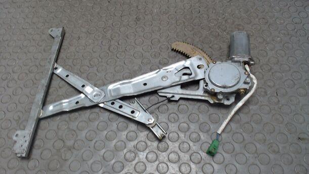Foto: FENSTERHEBER ELEKTRISCH VR eines Subaru Legacy 2.0 4WD GL