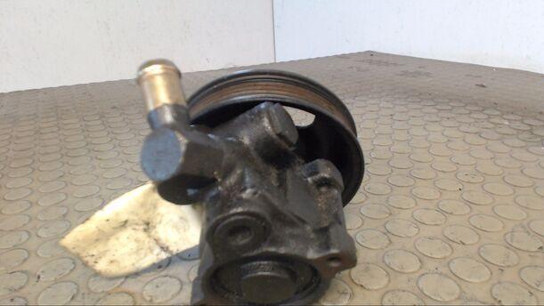 Foto: LENKGETRIEBEPUMPE eines Ford Mondeo GLX