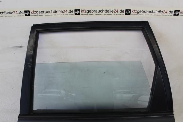 Foto: TÜR HINTEN LINKS eines Nissan Sunny Traveller GLX