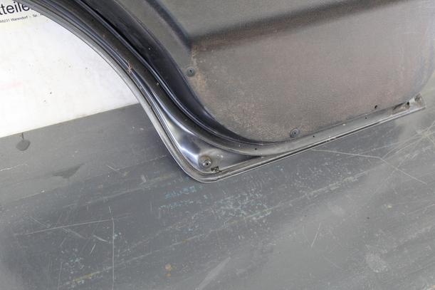 Foto: TÜR HINTEN LINKS eines Nissan Sunny Traveller GLX