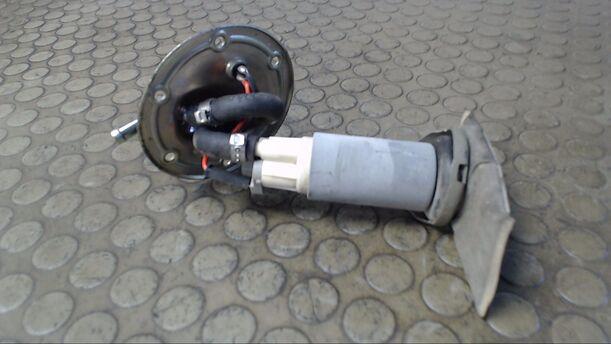 Foto: KRAFTSTOFFPUMPE eines Daewoo Nexia 1.5 GLX