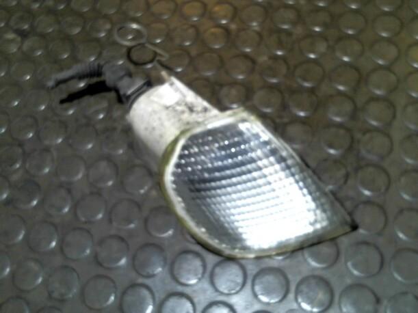 Foto: BLINKER VORN RECHTS eines Alfa Romeo 145 1.7 16V Club