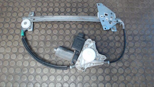 Foto: FENSTERHEBER HINTEN LINKS eines Mitsubishi Carisma 1600 CD