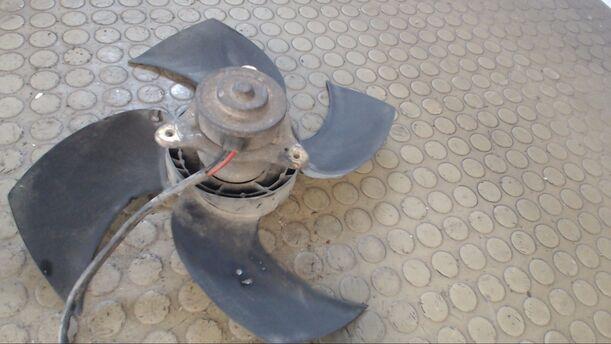 Foto: ELEKTROLÜFTER eines Mitsubishi Carisma 1600 CD