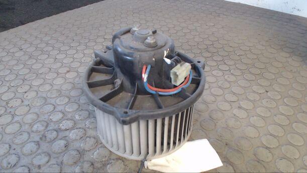 Foto: HEIZUNGSGEBLÄSE eines Mitsubishi Carisma 1600 CD