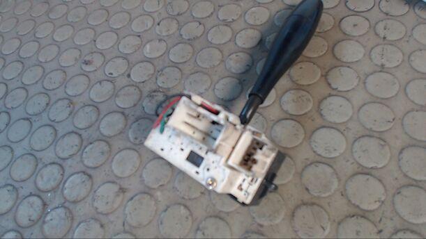 Foto: BLINKERSCHALTER eines Mitsubishi Colt 1300 GLX