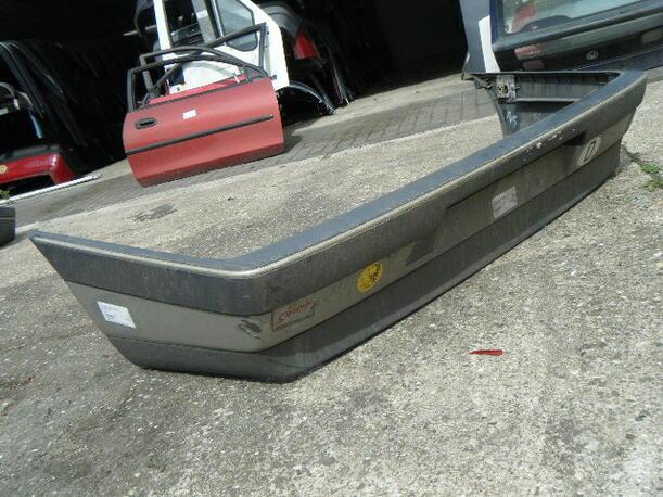 Foto: STOßSTANGE / STOSSFÄNGER HINTEN eines Peugeot 405 GLX