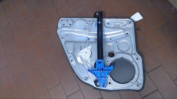 Foto: FENSTERHEBER ELEKTRISCH HINTEN RECHTS eines VW Golf 1.4 Aktion CD