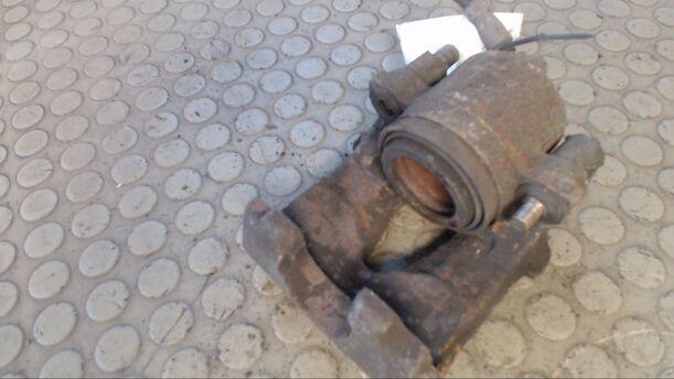 Foto: BREMSSATTEL VORN LINKS eines VW Golf 1.4 Aktion CD