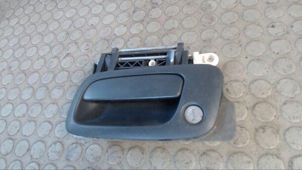 Foto: TÜRAUSSENGRIFF VORN LINKS eines Opel Astra 1.2 CD