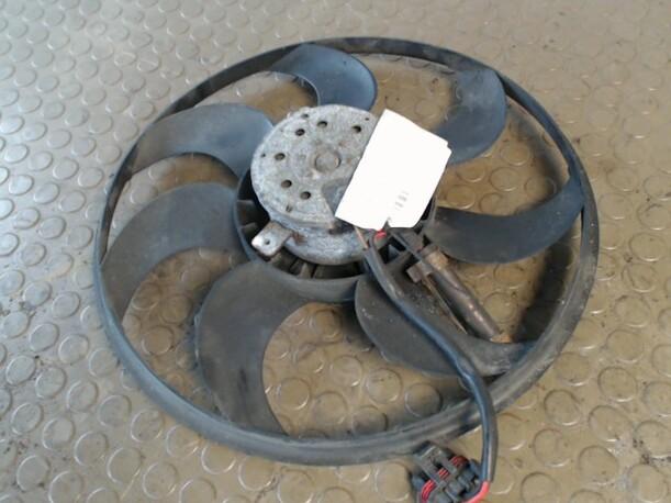 Foto: ELEKTROLÜFTER eines Opel Vectra 1.8 CD