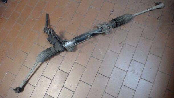 Foto: SERVOLENKUNG eines Mitsubishi Space Gear 2400 GLS