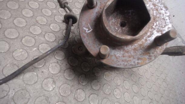 Foto: ACHSSCHENKEL VORNE RECHTS eines Ford Sierra CD