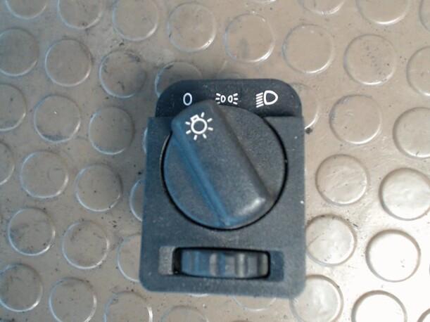 Foto: LICHTSCHALTER eines Opel Omega