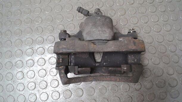Foto: BREMSSATTEL VORN LINKS eines Nissan Primera Traveller 1.6 LX