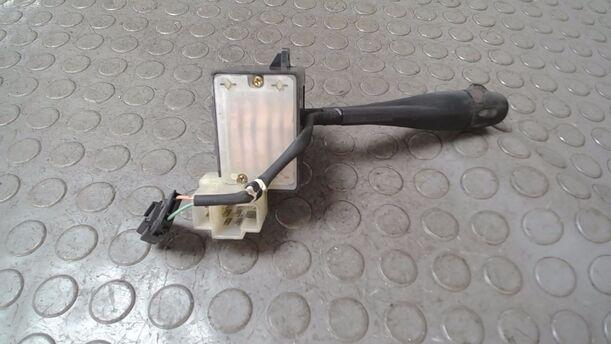 Foto: BLINKSCHALTER/KOMBISCHALTER eines Nissan Primera Traveller 1.6 LX