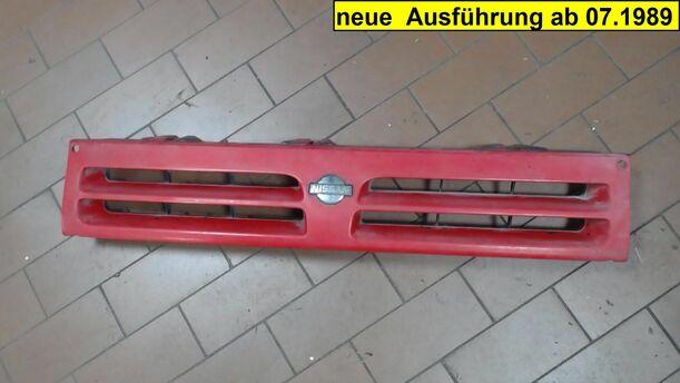 Foto: KÜHLERGRILL eines Nissan Micra 1.6 LX