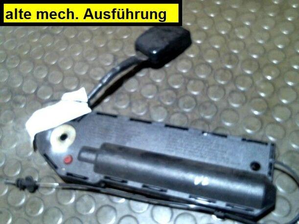 Foto: GURTSTRAFFER VORN LINKS eines Ford Escort GLS