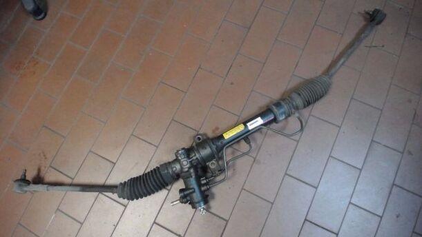 Foto: SERVOLENKUNG eines Mitsubishi Colt 1300 1.6 LX