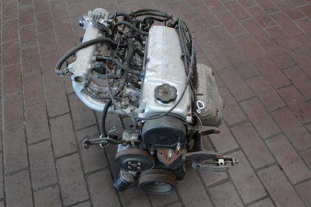 Foto: MOTOR 4G13 (Ölwanne beschädigt) eines Mitsubishi Colt 1300 1.6 LX