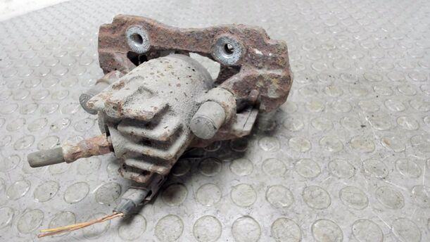 Foto: BREMSSATTEL VORN LINKS eines Ford Scorpio Turnier 1.6 LX