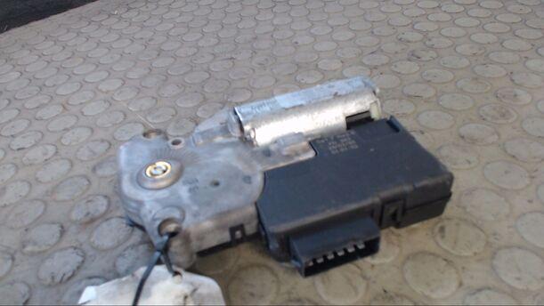 Foto: SCHIEBEDACHMOTOR eines Opel Astra 1.6 Magnus