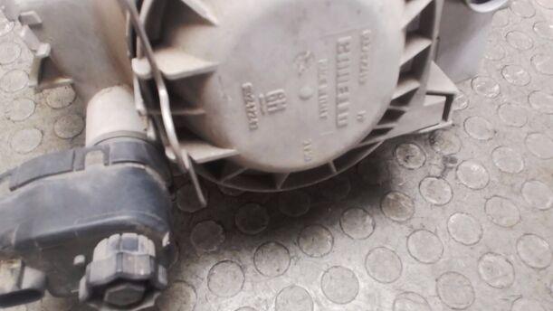 Foto: SCHEINWERFER LINKS ( BESCHÄDIGT) eines Opel Omega Caravan Magnus