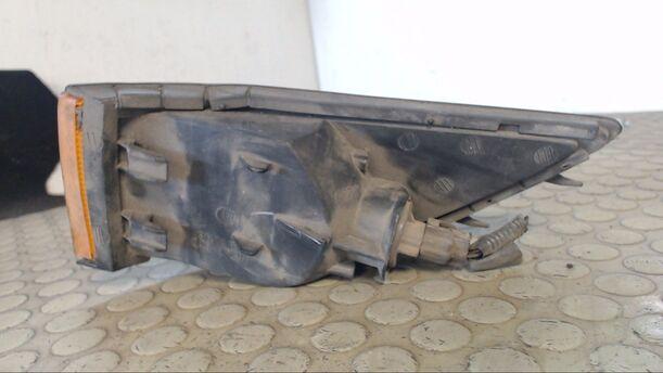 Foto: BLINKER / BLINKLEUCHTE RECHTS eines Mitsubishi Colt 1300 Magnus