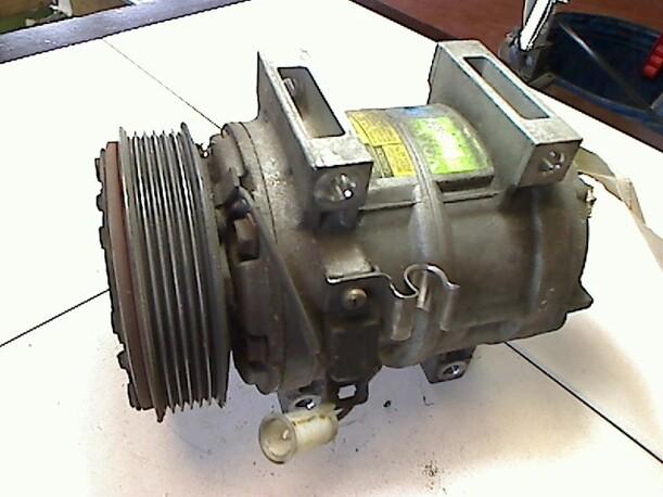 Foto: KOMPRESSOR KLIMAANLAGE eines Volvo V40 1.6