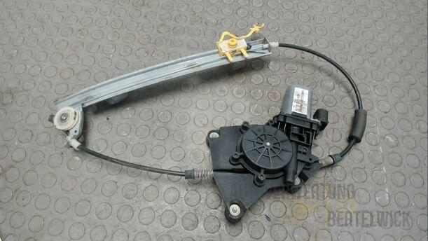 Foto: FENSTERHEBER HINTEN LINKS eines Alfa Romeo 156 1.8 16V Twin Spark GLX