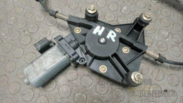 Foto: FENSTERHEBER HINTEN RECHTS eines Alfa Romeo 156 1.8 16V Twin Spark GLX