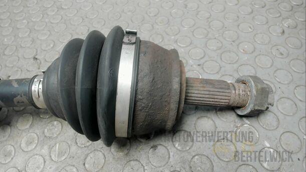 Foto: ANTRIEBSWELLE LINKS eines Alfa Romeo 156 1.8 16V Twin Spark GLX