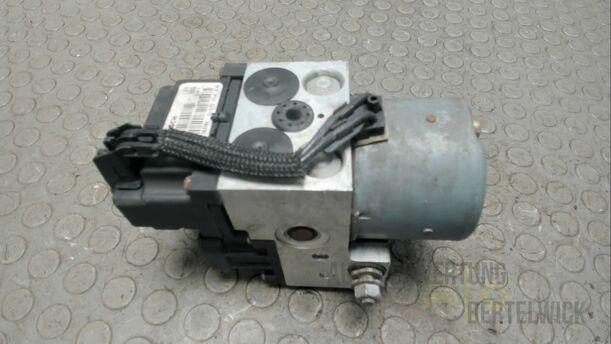 Foto: HAUPTBREMSAGGREGAT ABS eines Alfa Romeo 156 1.8 16V Twin Spark GLX