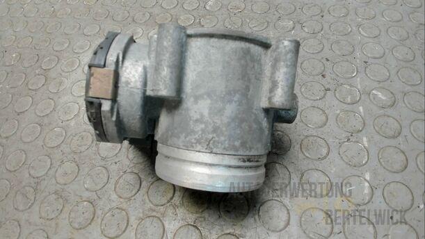 Foto: DROSSELKLAPPENSTUTZEN BOSCH ( ELEKTRISCH ) eines Alfa Romeo 156 1.8 16V Twin Spark GLX