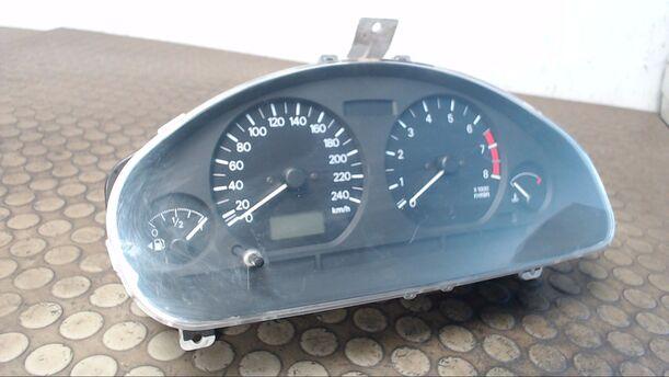 Foto: TACHOEINHEIT eines Mitsubishi Carisma 1600 GLX