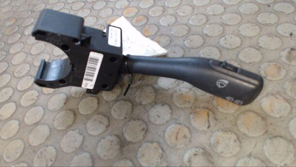 Foto: SCHEIBENWISCHERSCHALTER eines VW Golf 1.9 TDI Automatik GLX