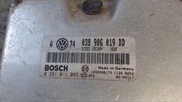 Foto: EINSPRITZSTEUERGERÄT eines VW Golf 1.9 TDI Automatik GLX