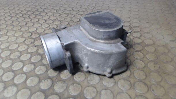 Foto: LUFTMENGENMESSER eines Mazda 323 1.4i 16V GLX