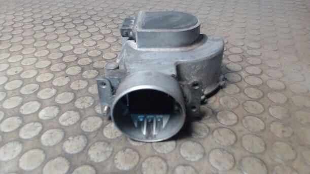 Foto: LUFTMENGENMESSER eines Mazda 323 1.4i 16V GLX