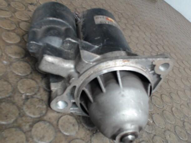 Foto: ANLASSER / STARTER BOSCH eines Opel Vectra Top