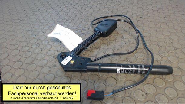 Foto: GURTSTRAFFER VORN RECHTS eines Ford Focus Turnier GLX